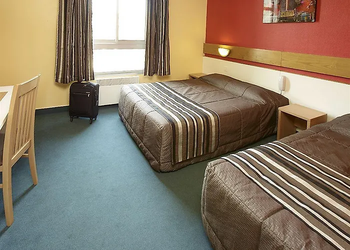 Hotel The Originals City, Continental,