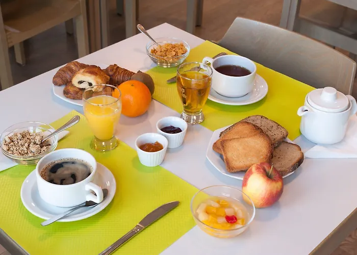 Отель The Originals City, Continental, 2*